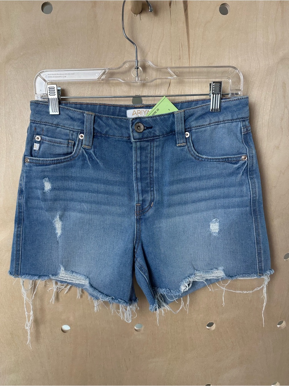 Arya Jeans Distressed Raw Hem Denim Shorts Size 3/26 Medium Wash Stretch